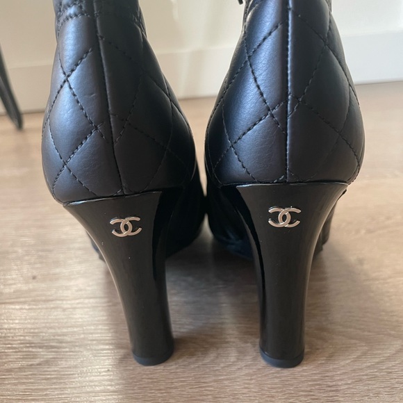 Chanel quilted high boots - Picture 2 of 8